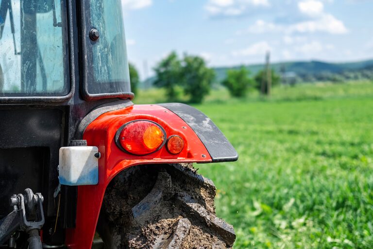 Maquinaria agrícola: cómo elegir fundición para entornos de trabajo exigentes